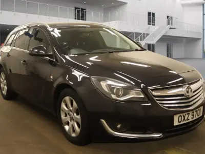 Begagnad Vauxhall Insignia SRi 163 HK (119 kW) 2014 Svart Kombi