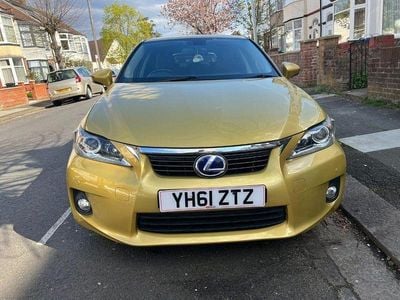 Lexus CT200h