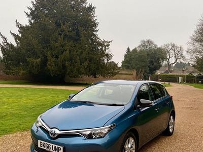 Used Toyota Auris Hybrid Business Edition 2016 Blue Hatchback