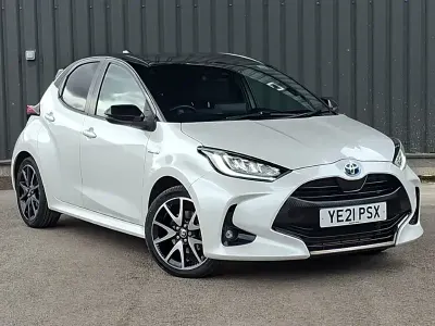 Used Toyota Yaris 116 HP (85 kW) 2021 White Hatchback