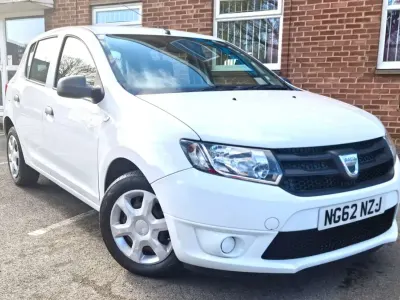 Używany Dacia Sandero Ambiance 75 KM (55 kW) 2013 Biały Hatchback