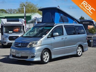 Usado Toyota Alphard 300 HP (220 kW) 2023 Cinzento Monovolume