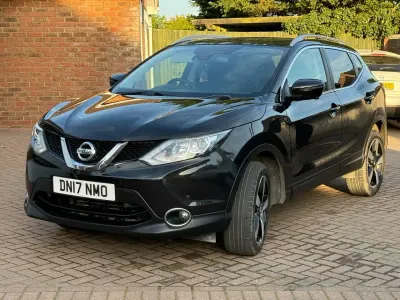 Begagnad Nissan Qashqai N-Connecta 2017 Svart SUV