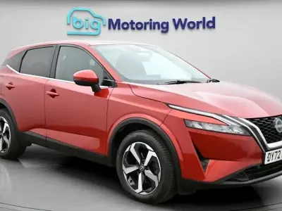 Used Nissan Qashqai N-Connecta 140 HP (102 kW) 2022 Red SUV
