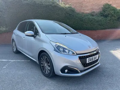 Used Peugeot 208 Allure 110 HP (80 kW) 2018 Silver Hatchback