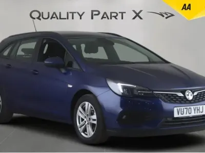 Usado Vauxhall Astra Business Edition 2021 Azul Familiar