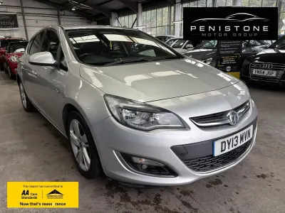Used Vauxhall Astra SRi 115 HP (84 kW) 2013 Silver Hatchback