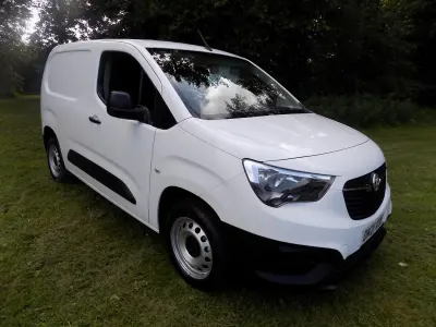Used Vauxhall Combo 100 HP (73 kW) 2021 White MPV