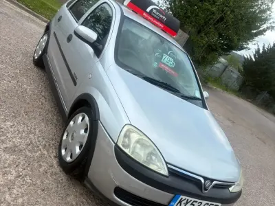 Używany Vauxhall Corsa Elegance 75 KM (55 kW) 2003 Srebrny Hatchback