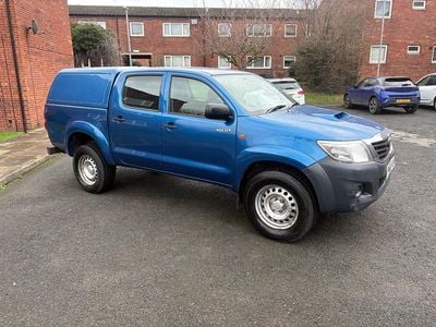 Used Toyota HiLux Active 144 HP (105 kW) 2015 Blue Pickup