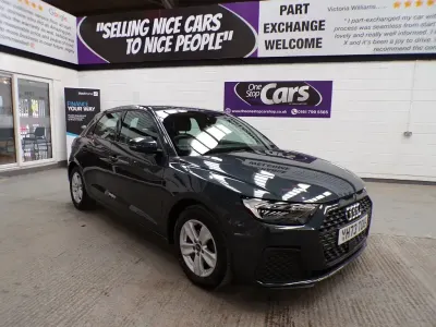 Usado Audi A1 Sportback Design 95 HP (69 kW) 2023 Cinzento Citadino