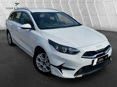 Used Kia Ceed 2022 White Hatchback