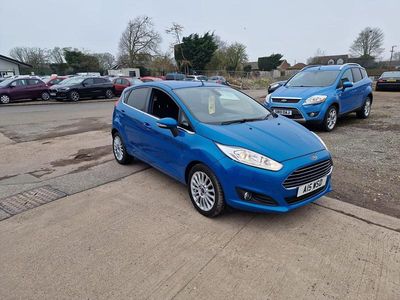 Usado Ford Fiesta Titanium 2013 Azul Citadino