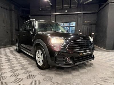 Begagnad Mini Cooper Classic 2019 Svart Halvkombi