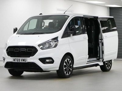 Begagnad Ford Transit Custom Limited 130 HK (95 kW) 2019 Vit Kombi