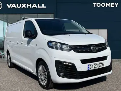 Used Vauxhall Vivaro S 101 HP (74 kW) 2023 White MPV