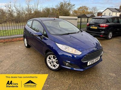Blue Used 2015 Ford Fiesta Zetec Hatchback | £4,495 (Fair price)