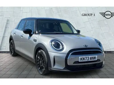Używany Mini Cooper Classic 136 KM (100 kW) 2023 Srebrny Hatchback