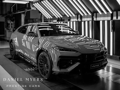 Grigio hati New 2025 Lamborghini Urus SUV | £284,975