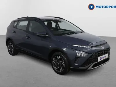 Usado Hyundai Bayon SE 101 CV (74 kW) 2023 Gris SUV