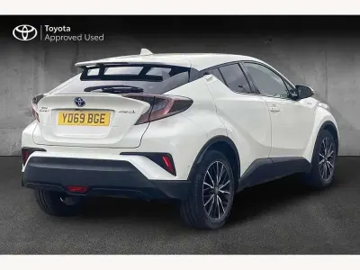 Used Toyota C-HR 122 HP (89 kW) 2019 Pearl white SUV