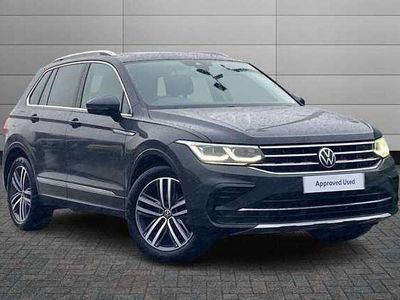 Urano grey Used 2022 VW Tiguan Elegance SUV | £24,488 (Fair price)