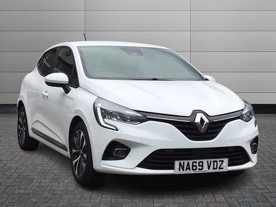 Used Renault Clio IV Iconic 100 HP (73 kW) 2019 White  Hatchback