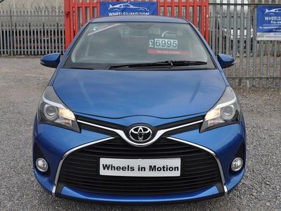 Używany Toyota Yaris 97 KM (71 kW) 2016 Niebieski Hatchback