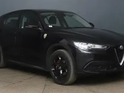 Begagnad Alfa Romeo Stelvio Super 200 HK (147 kW) 2019 Svart SUV