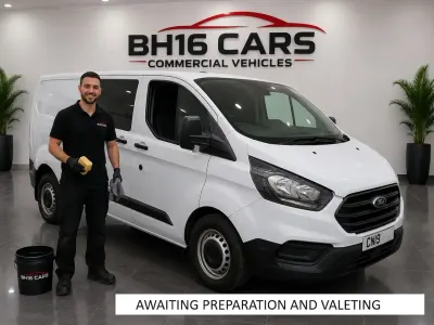 Used Ford Transit Custom 105 HP (77 kW) 2019 White Van