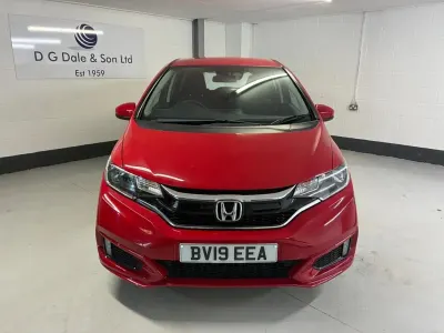 Używany Honda Jazz S 102 KM (75 kW) 2019 Czerwony Hatchback