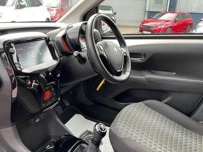 Used Peugeot 108 Collection 71 HP (52 kW) 2021 White