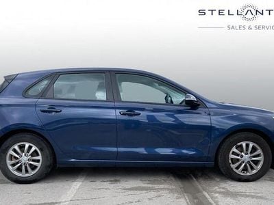 Used Hyundai i30 118 HP (86 kW) 2018 Blue Hatchback