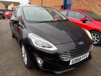 Używany Ford Fiesta Titanium 100 KM (73 kW) 2019 Czarny Hatchback
