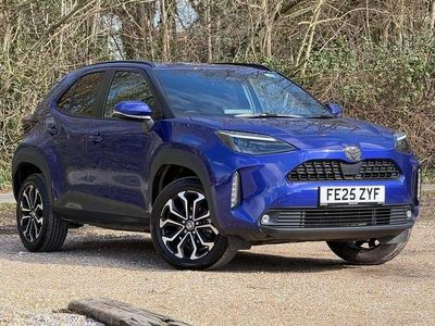 Usado Toyota Yaris Cross Design 113 HP (83 kW) 2025 Azul SUV