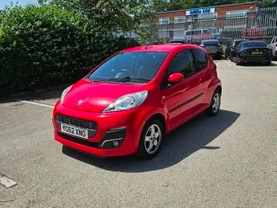 Used Peugeot 107 Allure 68 HP (50 kW) 2012 Red Hatchback