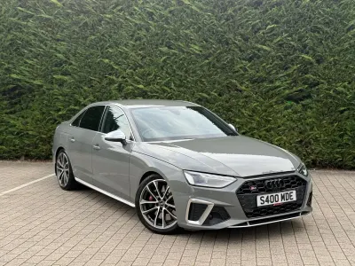 Usado Audi A4 2021 Gris Berlina