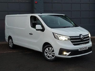 White Used 2024 Renault Trafic MPV | £18,498 (Fair price)