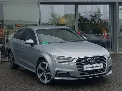 Used Audi A3 e-tron Advanced 150 HP (110 kW) 2018 Silver Hatchback