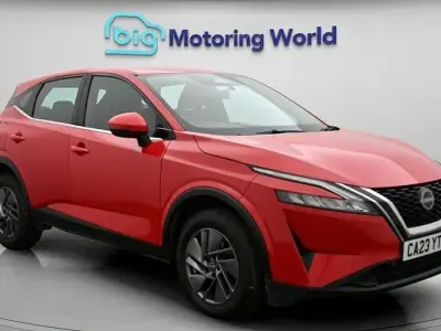 Used Nissan Qashqai Acenta Premium 140 HP (102 kW) 2023 Red SUV