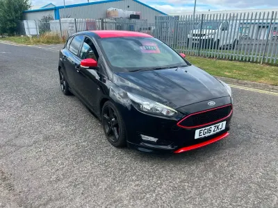Used Ford Focus Zetec 147 HP (108 kW) 2016 Black Hatchback