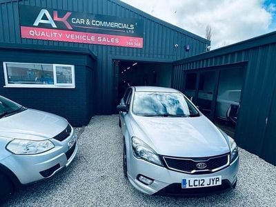 Used Kia Ceed 113 HP (83 kW) 2012 Silver Hatchback
