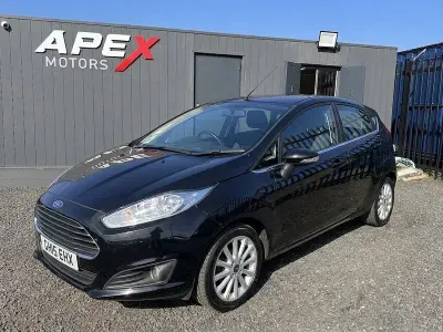 Used Ford Fiesta Titanium 100 HP (73 kW) 2015 Black Hatchback