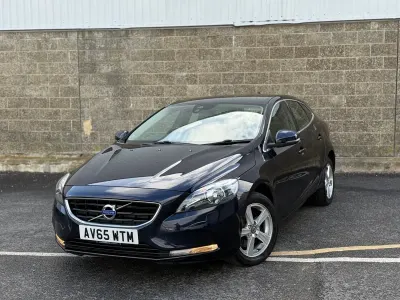 Used Volvo V40 SE 2015 Blue Hatchback