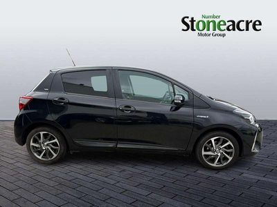 Used Toyota Yaris Hybrid 99 HP (72 kW) 2020 Black Hatchback
