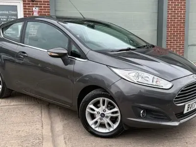 Used Ford Fiesta Zetec 101 HP (74 kW) 2017 Grey Hatchback