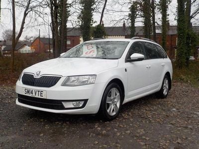 Used Skoda Octavia Tour 184 HP (135 kW) 2014 White Hatchback