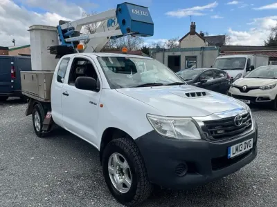 Używany Toyota HiLux Luxury 144 KM (105 kW) 2013 Biały Pickup