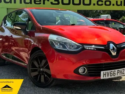 Used Renault Clio Dynamique 90 HP (66 kW) 2016 Red Hatchback
