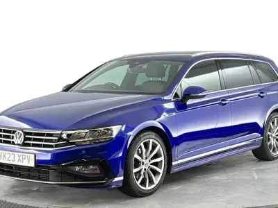 Used VW Passat R-line 150 HP (110 kW) 2023 Blue Estate